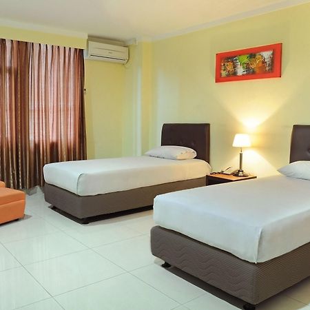 Hotel Banyuwangi Sintera Джакарта Екстериор снимка