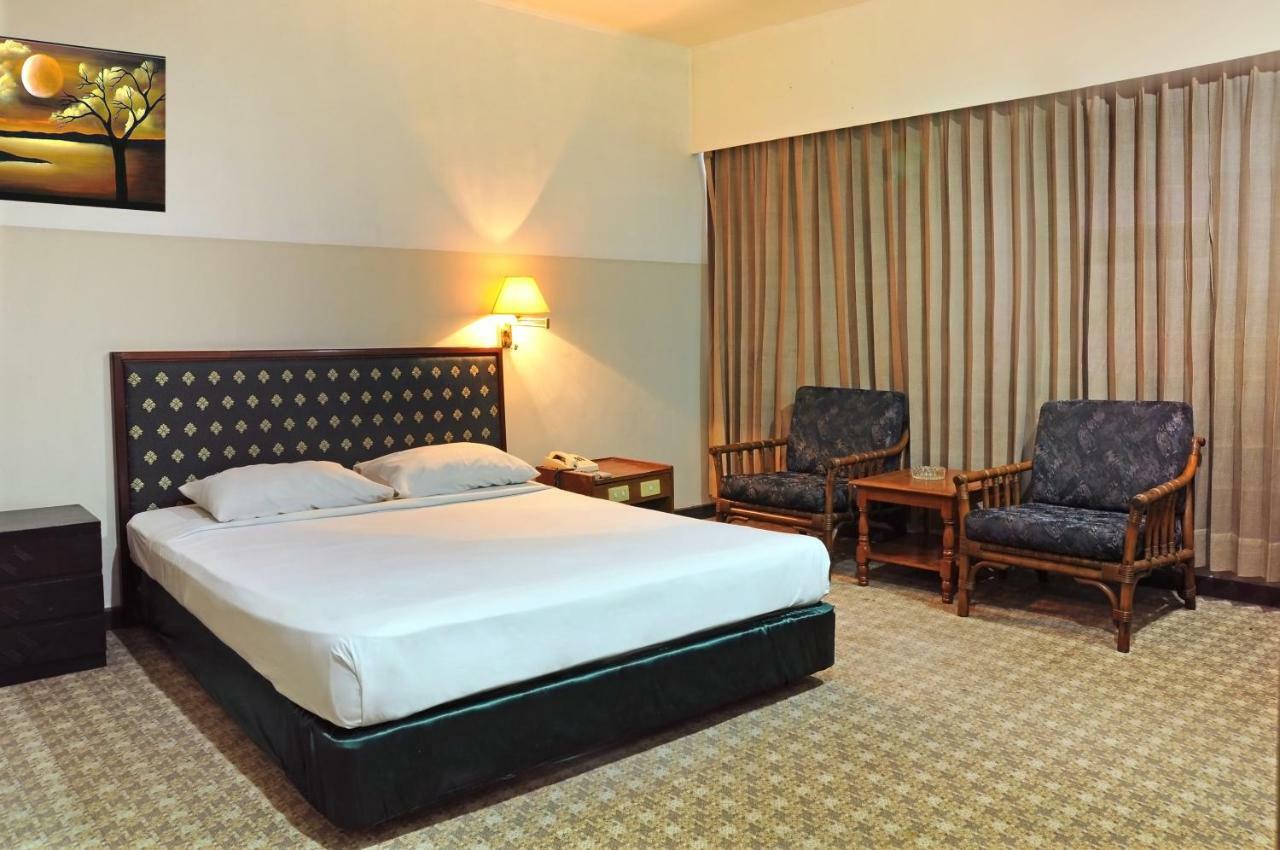 Hotel Banyuwangi Sintera Джакарта Екстериор снимка